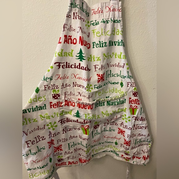 2 Aprons: Feliz navidad pattern. Red and blue dot/ stripes. - Picture 2 of 13